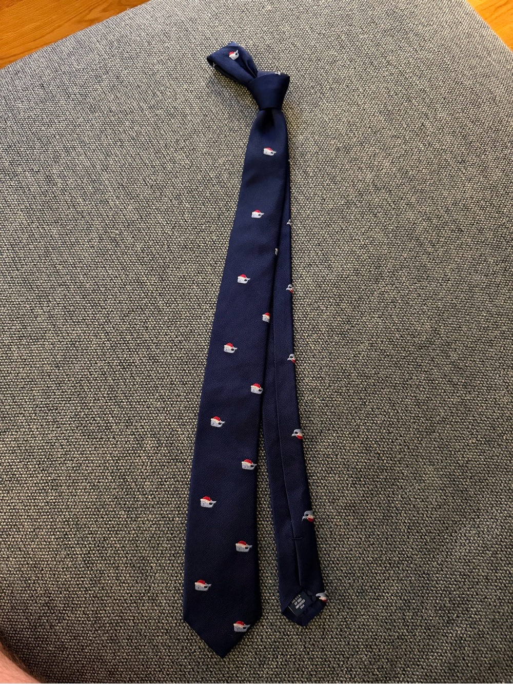 Vineyard Vines Santa Whale Christmas Navy Silk Tie Made in USA